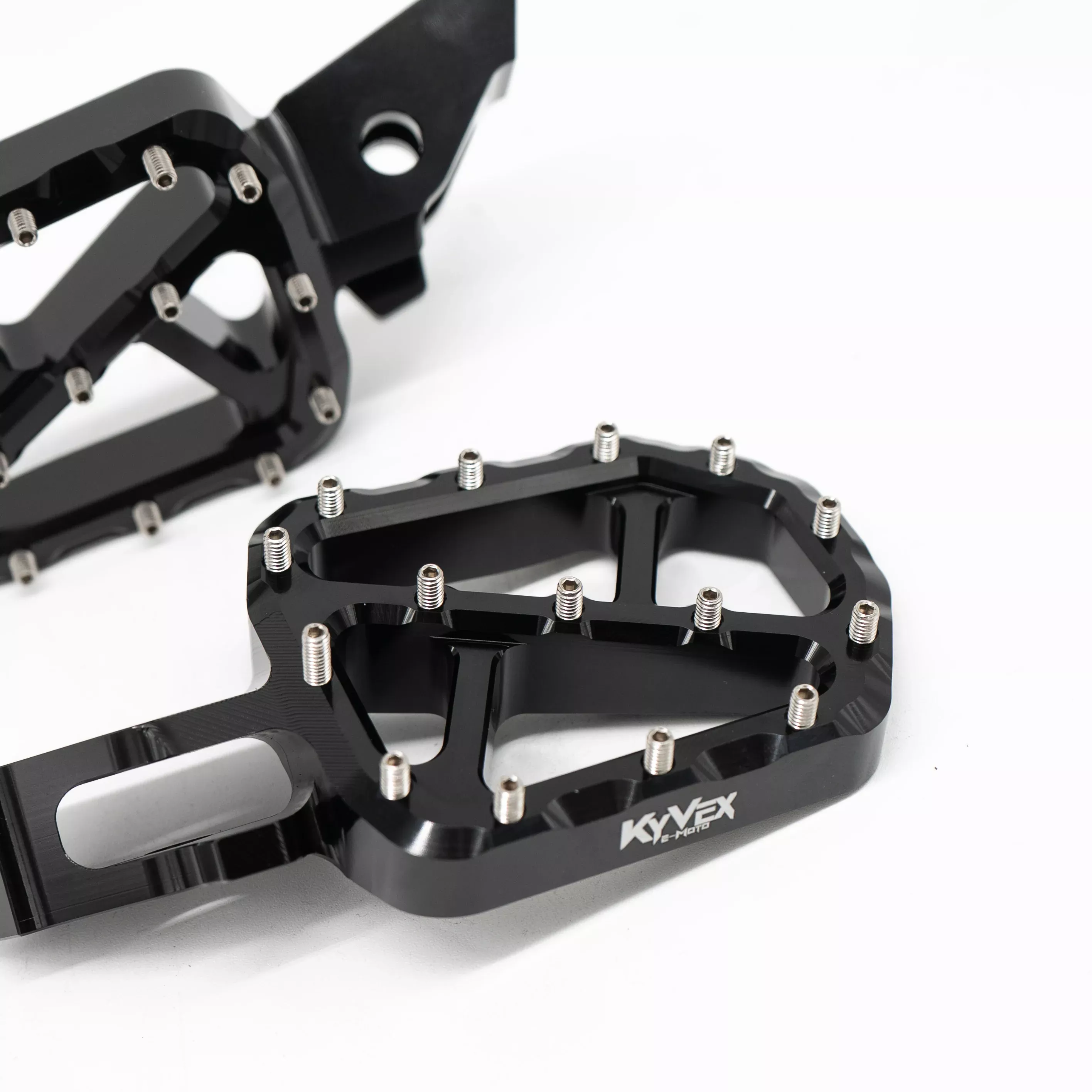 KyVex Billet Wide Foot Pegs - Ultra Bee Compatible